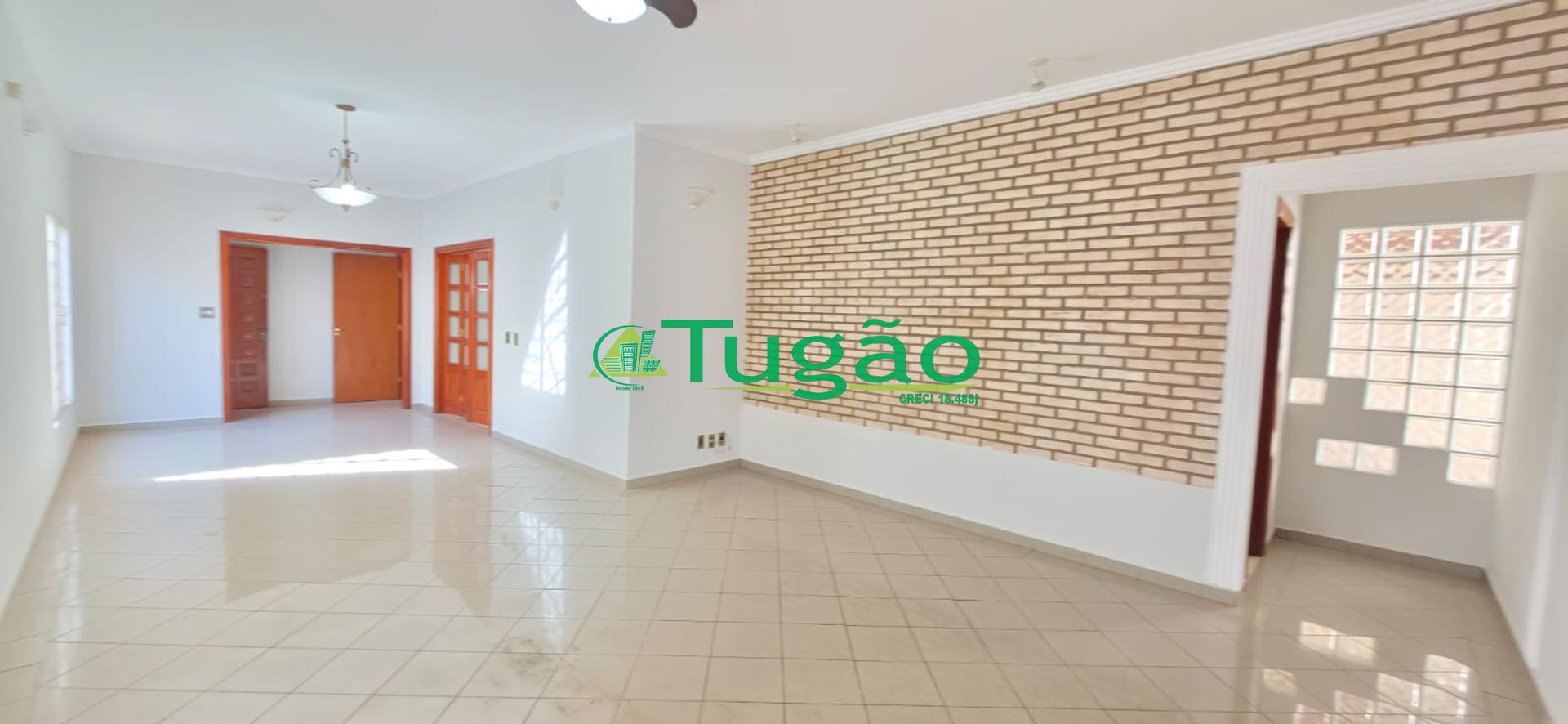 Casa com 4 quartos para aluguel, 330m² — foto 23 de 35