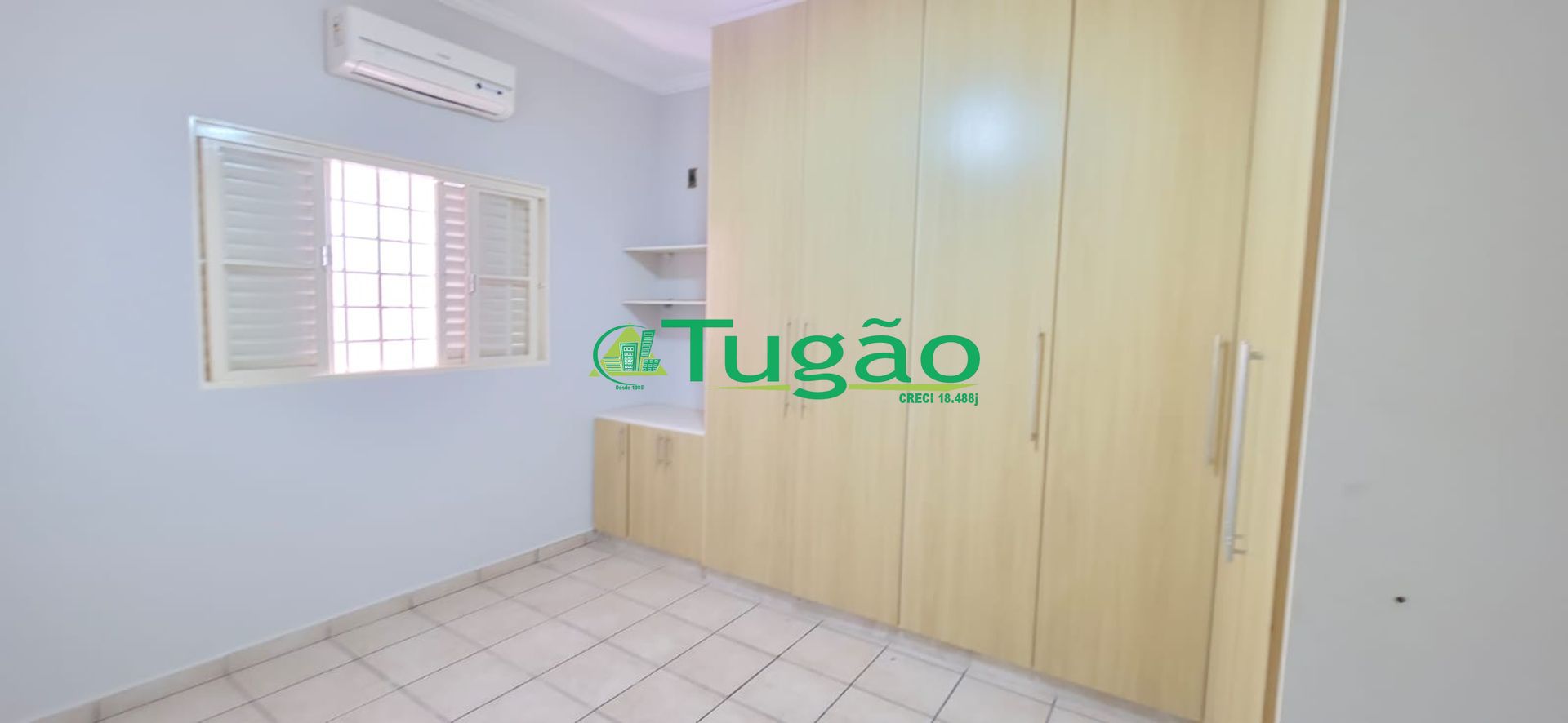 Casa com 4 quartos para aluguel, 330m² — foto 12 de 35