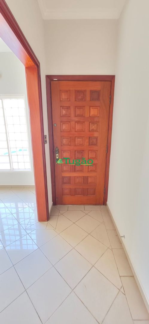 Casa com 4 quartos para aluguel, 330m² — foto 27 de 35