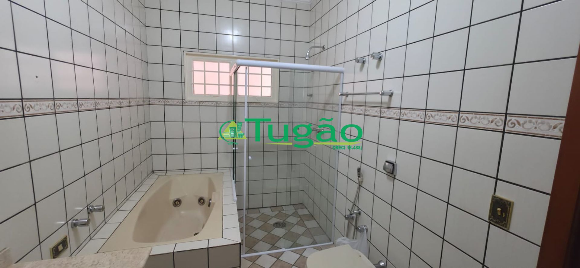 Casa com 4 quartos para aluguel, 330m² — foto 26 de 35