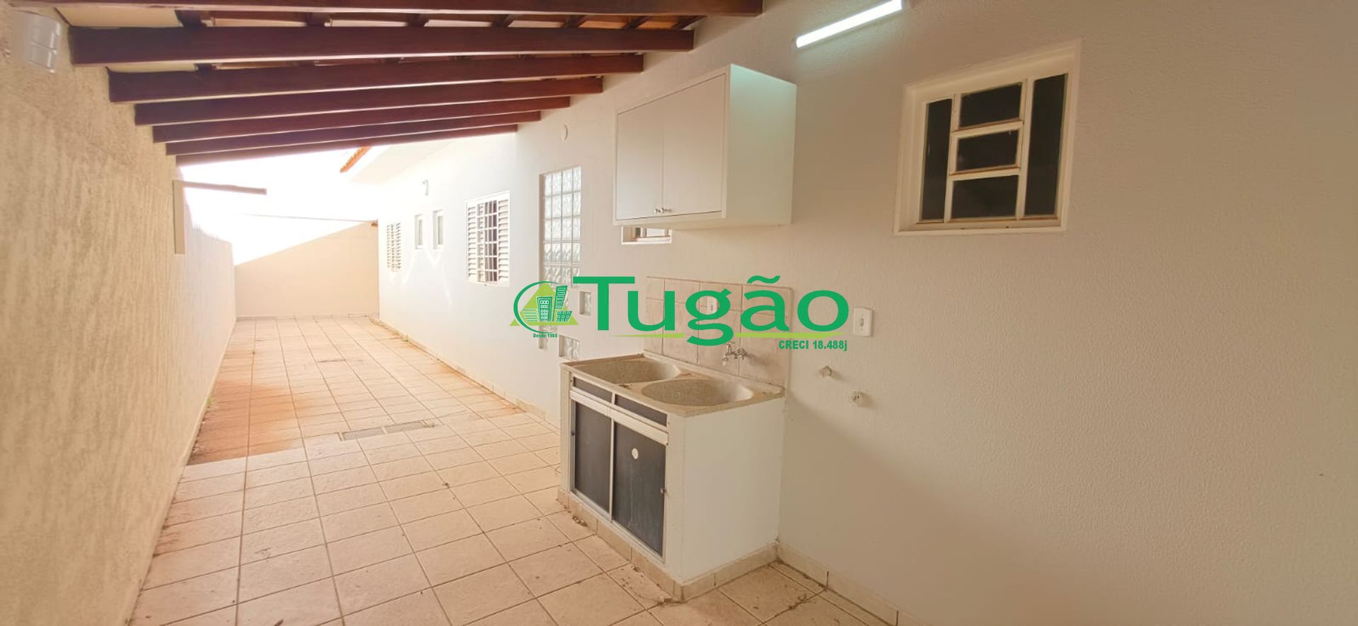 Casa com 4 quartos para aluguel, 330m² — foto 7 de 35