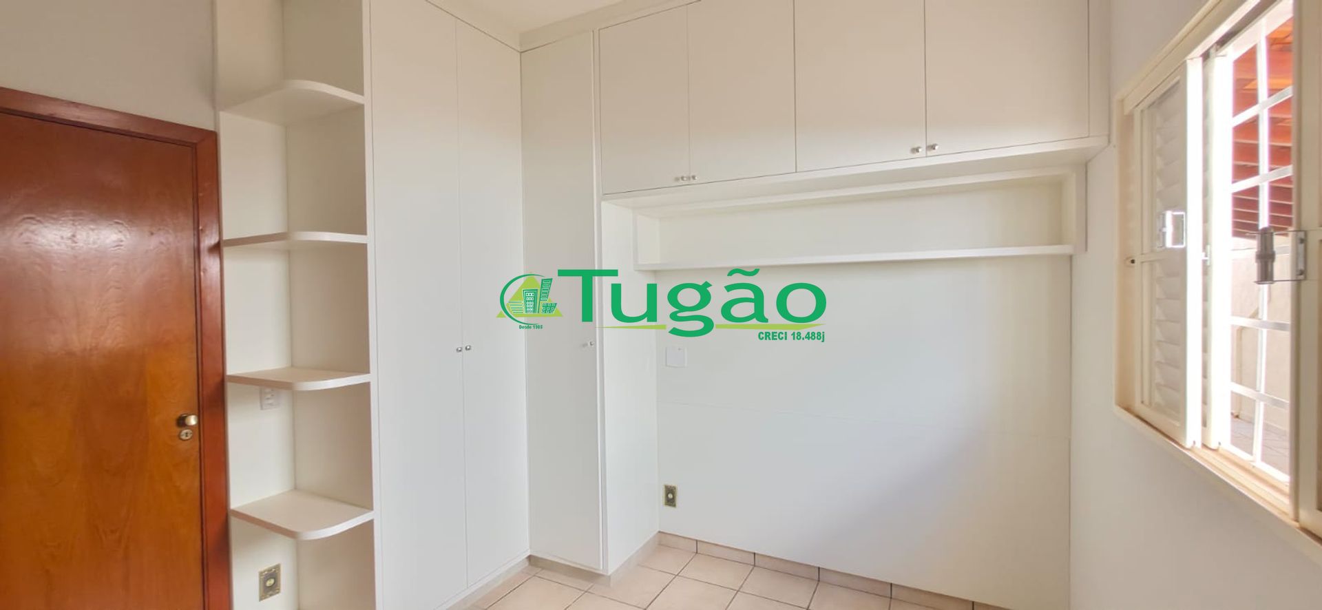 Casa com 4 quartos para aluguel, 330m² — foto 18 de 35