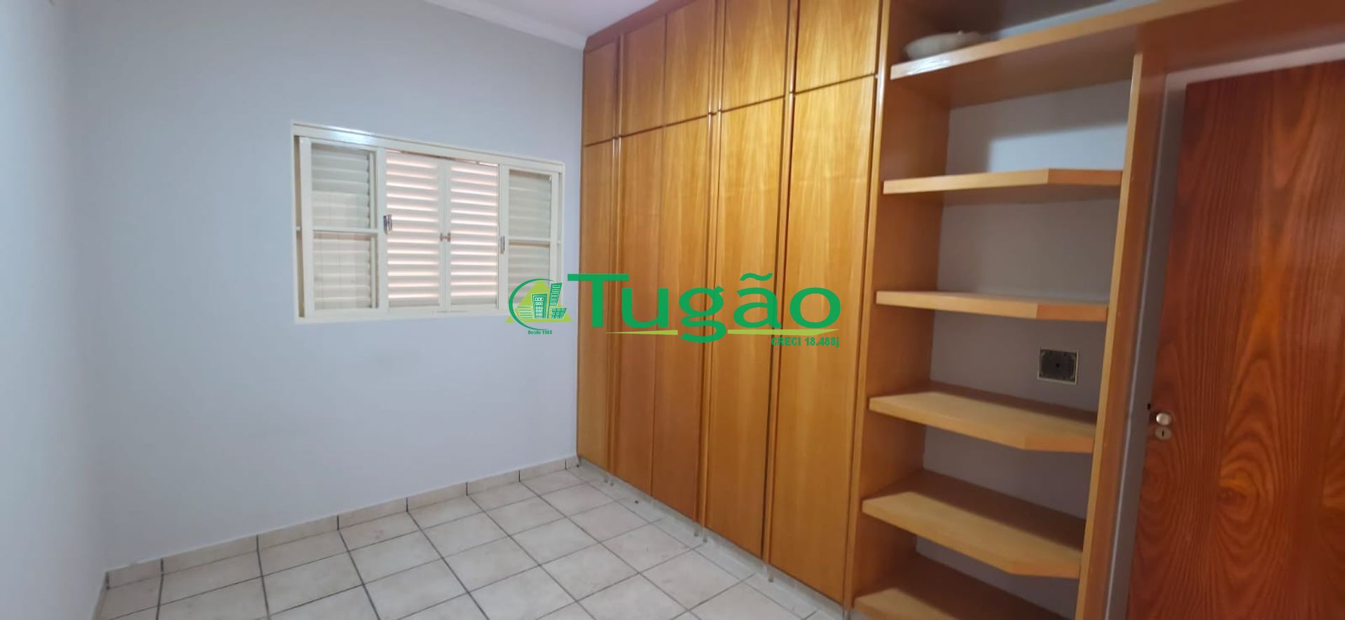 Casa com 4 quartos para aluguel, 330m² — foto 15 de 35