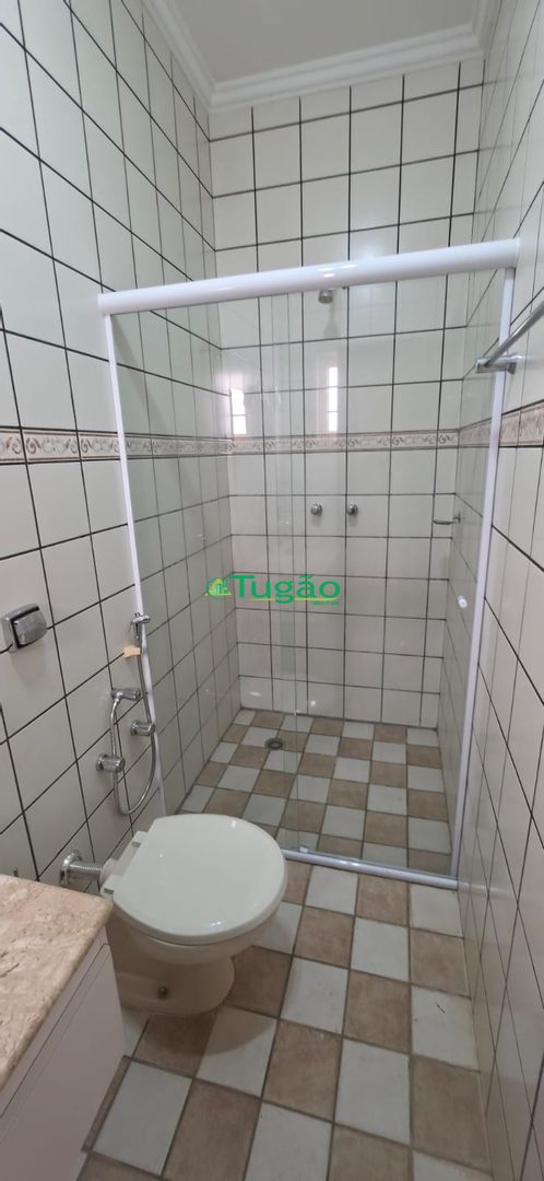 Casa com 4 quartos para aluguel, 330m² — foto 19 de 35