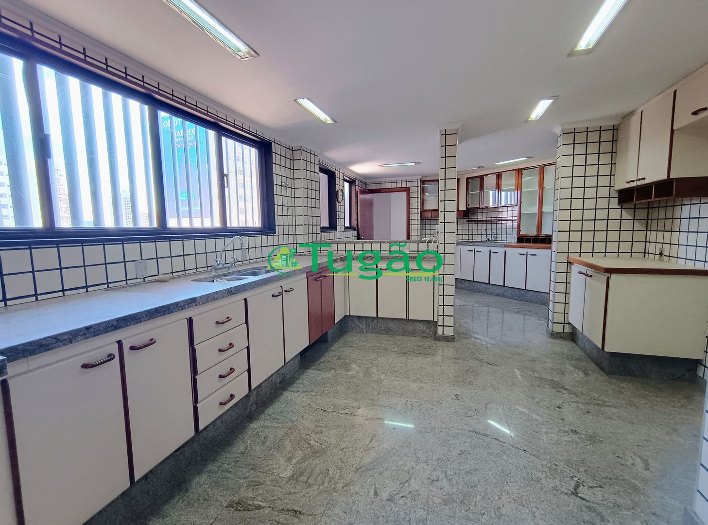 Apartamento com 4 quartos à venda, 395m² — foto 29 de 38