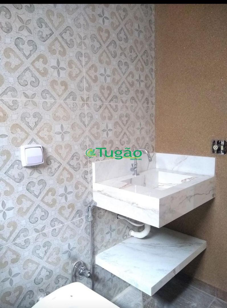 Casa com 5 quartos à venda, 280m² — foto 18 de 23