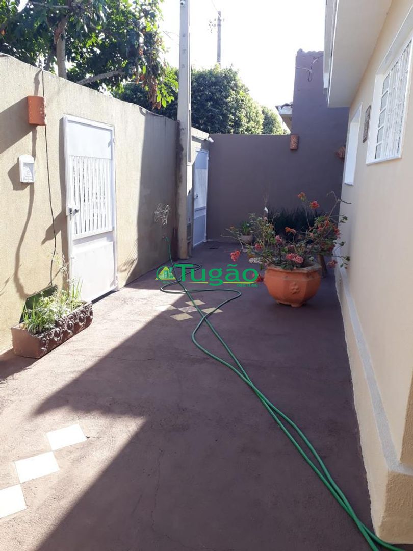 Casa com 5 quartos à venda, 280m² — foto 1 de 23