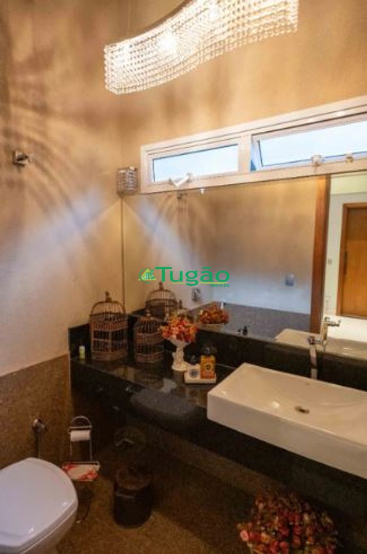 Casa de Condomínio com 4 quartos à venda, 563m² — foto 2 de 18