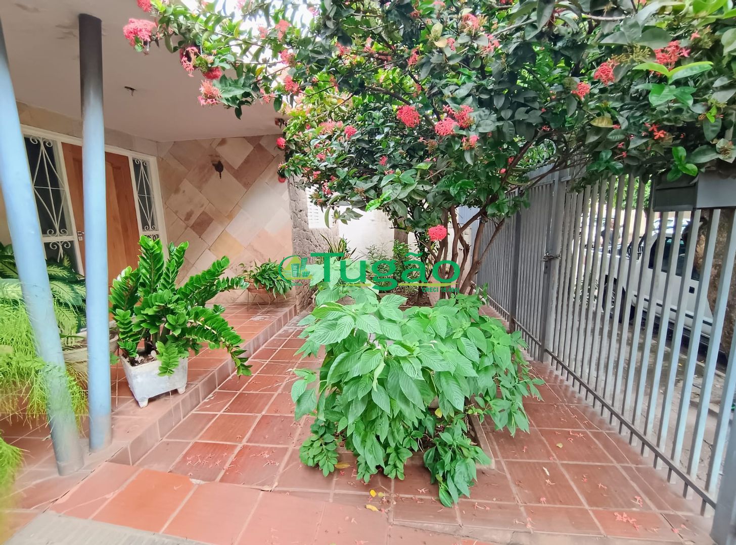 Casa com 6 quartos à venda, 400m² — foto 2 de 24