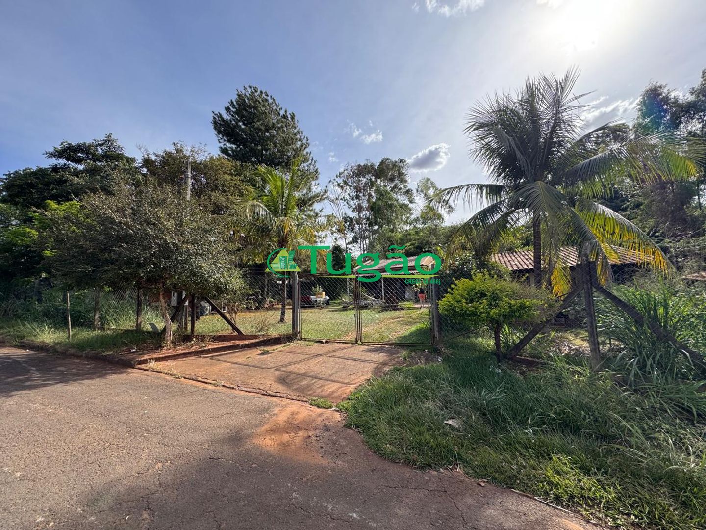 Fazenda / Sítio / Chácara com 3 quartos à venda, 300m² — foto 1 de 13