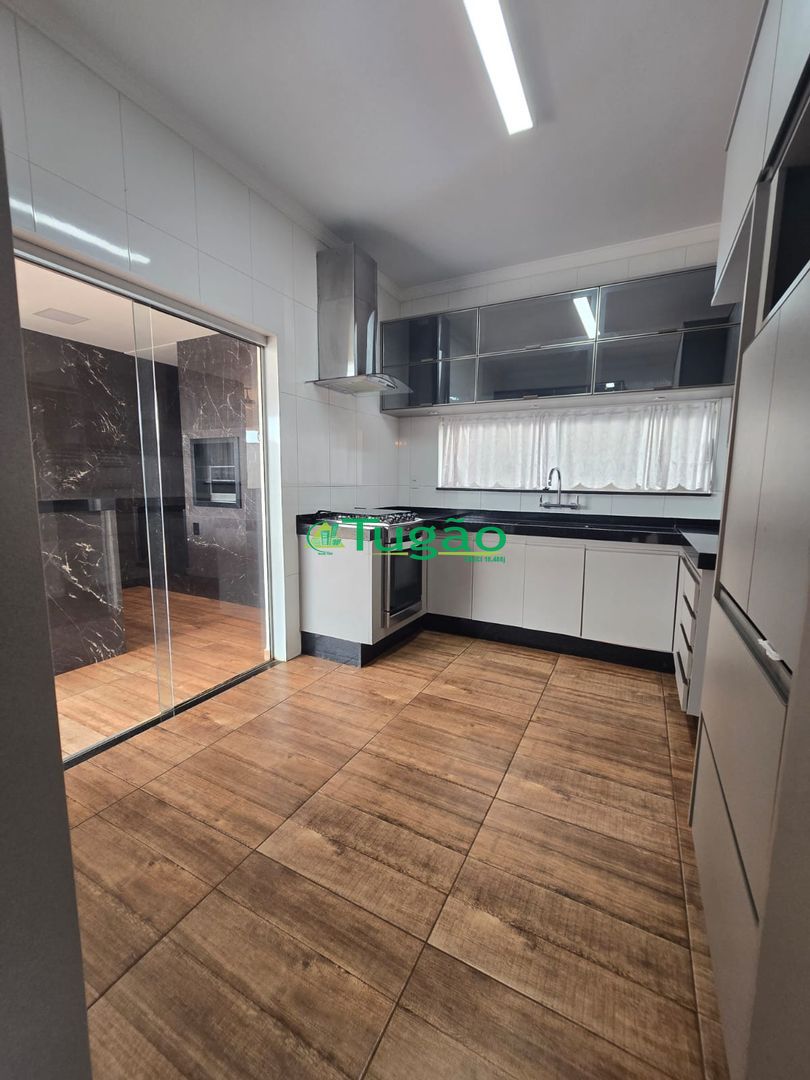 Casa de Condomínio com 3 quartos à venda, 285m² — foto 18 de 36