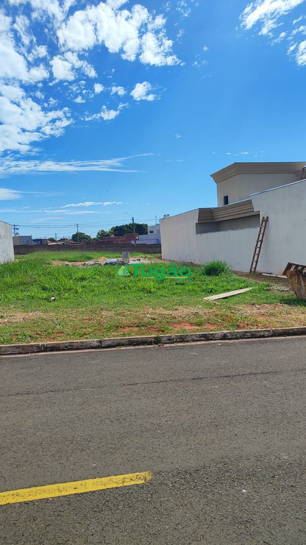 Terreno / Lote / Condomínio  à venda, 450m² — foto 1 de 2