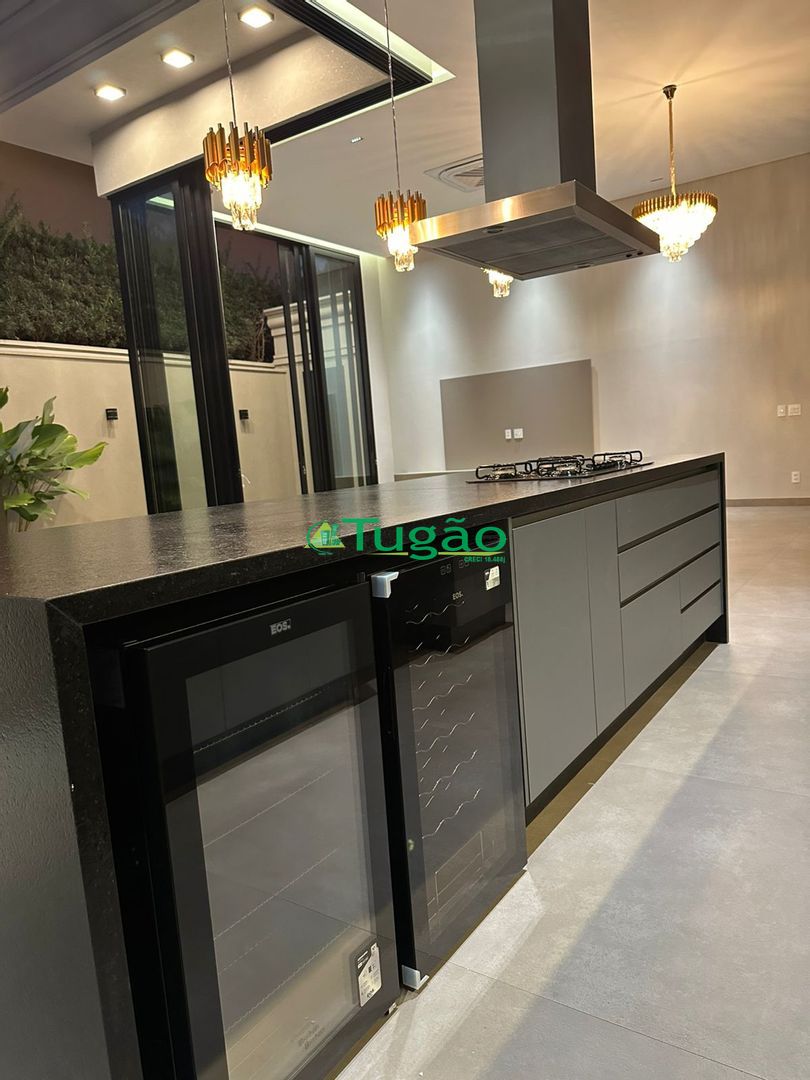 Casa de Condomínio com 3 quartos à venda, 272m² — foto 17 de 33