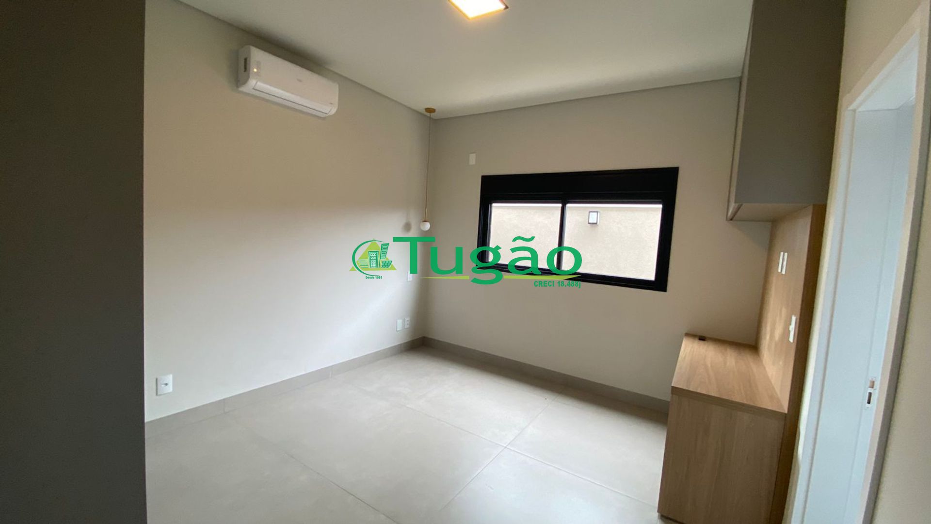 Casa de Condomínio com 3 quartos à venda, 250m² — foto 9 de 13