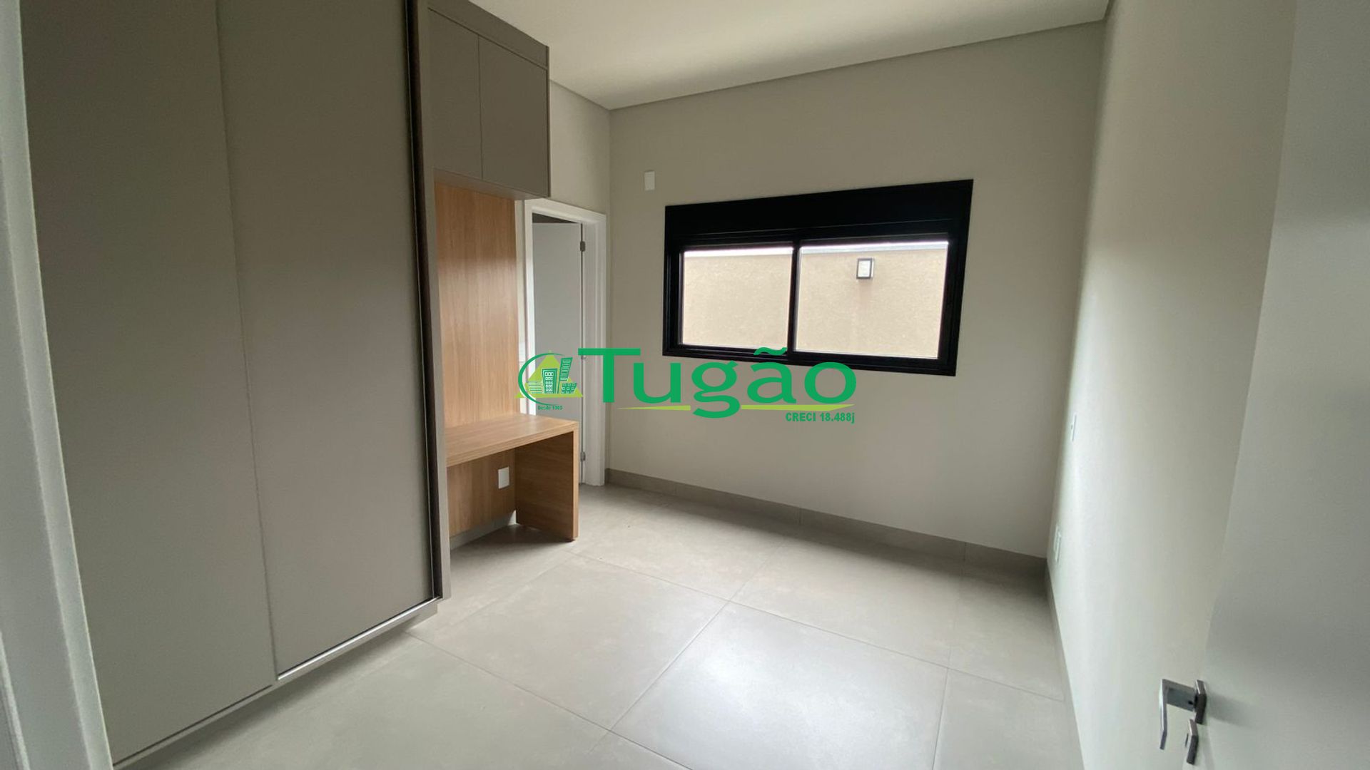 Casa de Condomínio com 3 quartos à venda, 250m² — foto 10 de 13