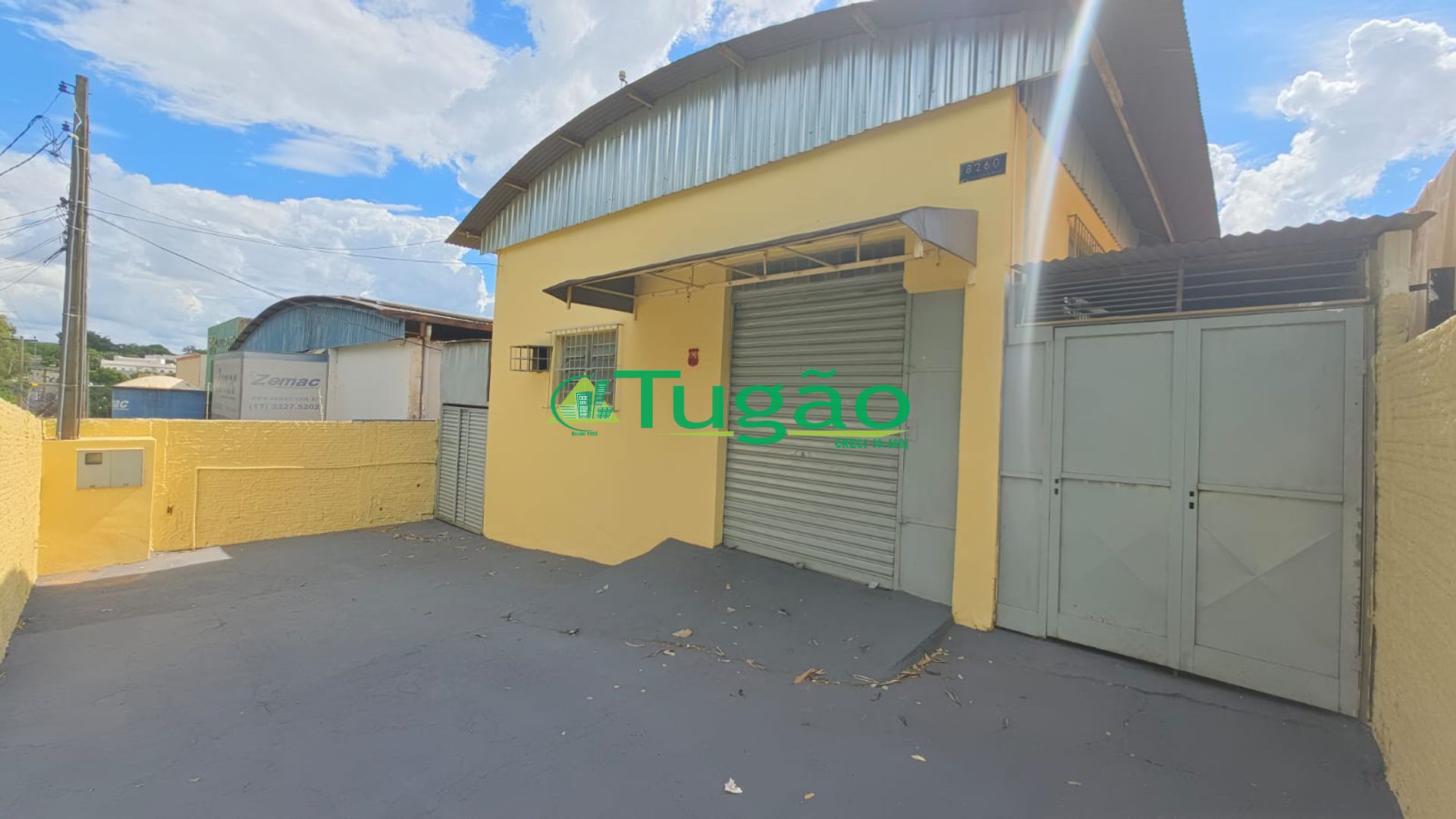 Loja / Salão / Ponto Comercial  à venda, 200m² — foto 1 de 11