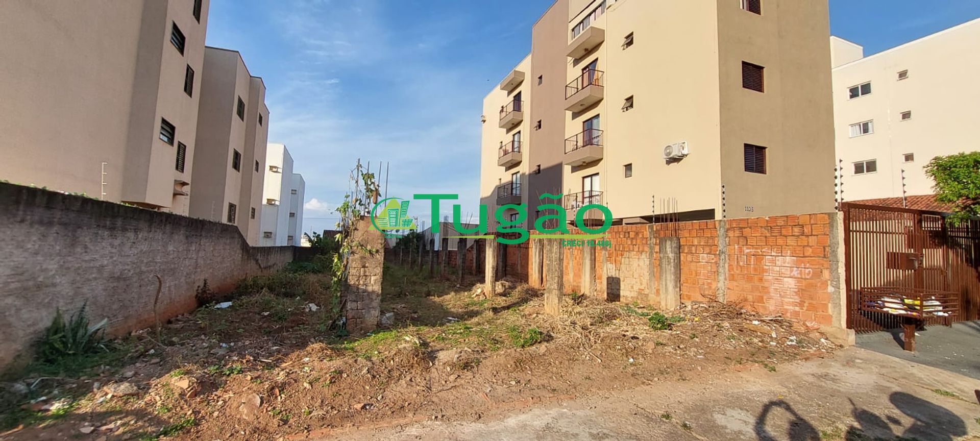Terreno / Lote / Condomínio  à venda, 360m² — foto 1 de 2