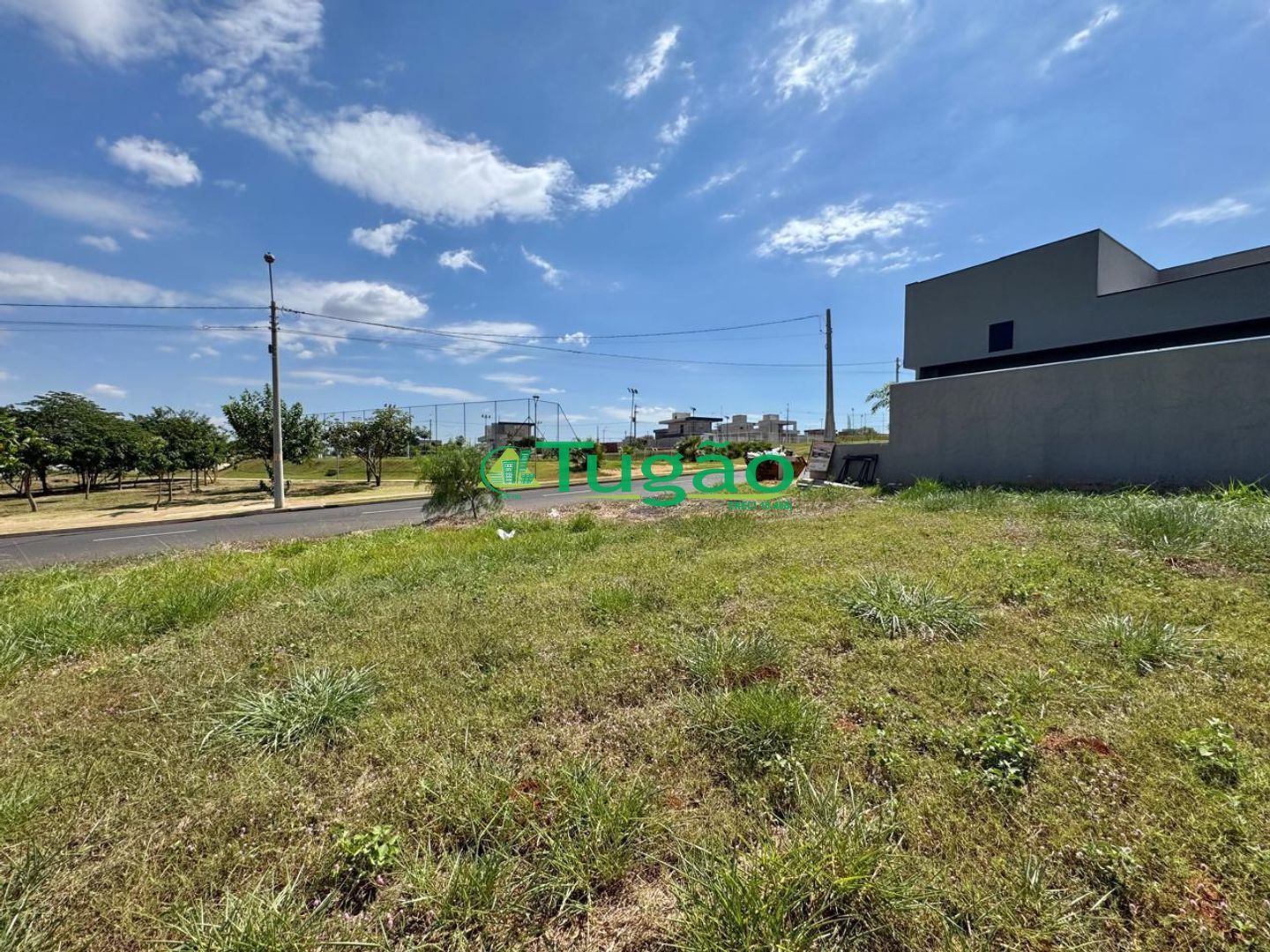Terreno / Lote / Condomínio  à venda, 300m² — foto 2 de 9