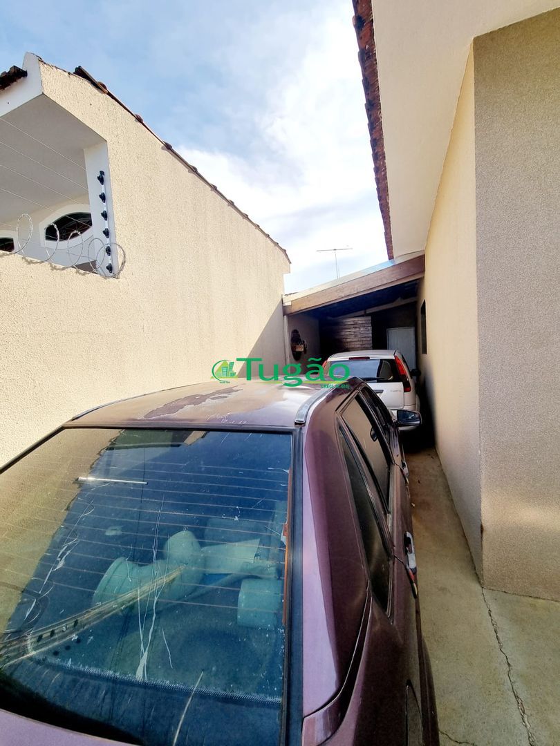 Casa com 3 quartos à venda, 165m² — foto 1 de 8