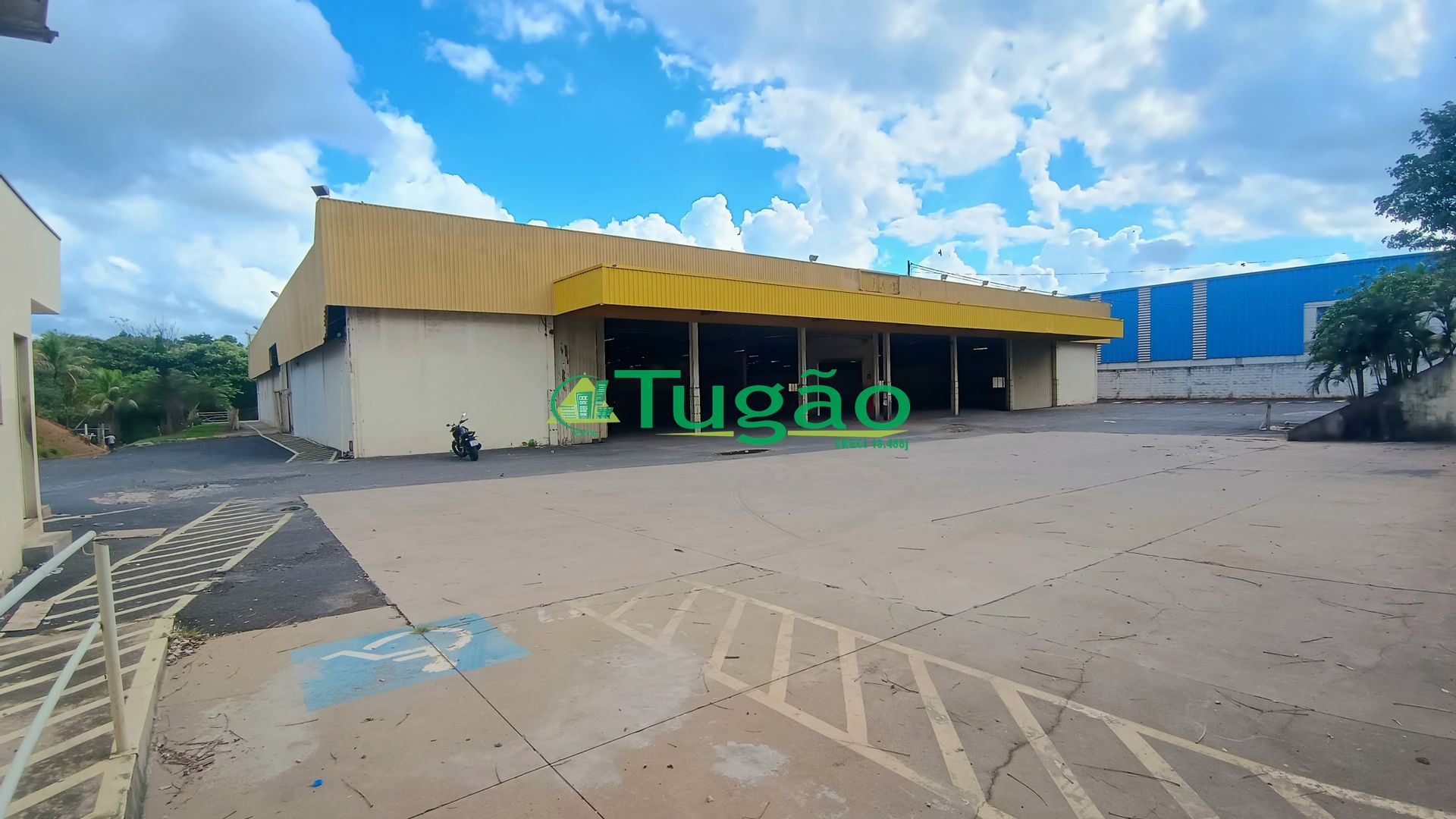 Loja / Salão / Ponto Comercial  para aluguel, 4521m² — foto 2 de 38