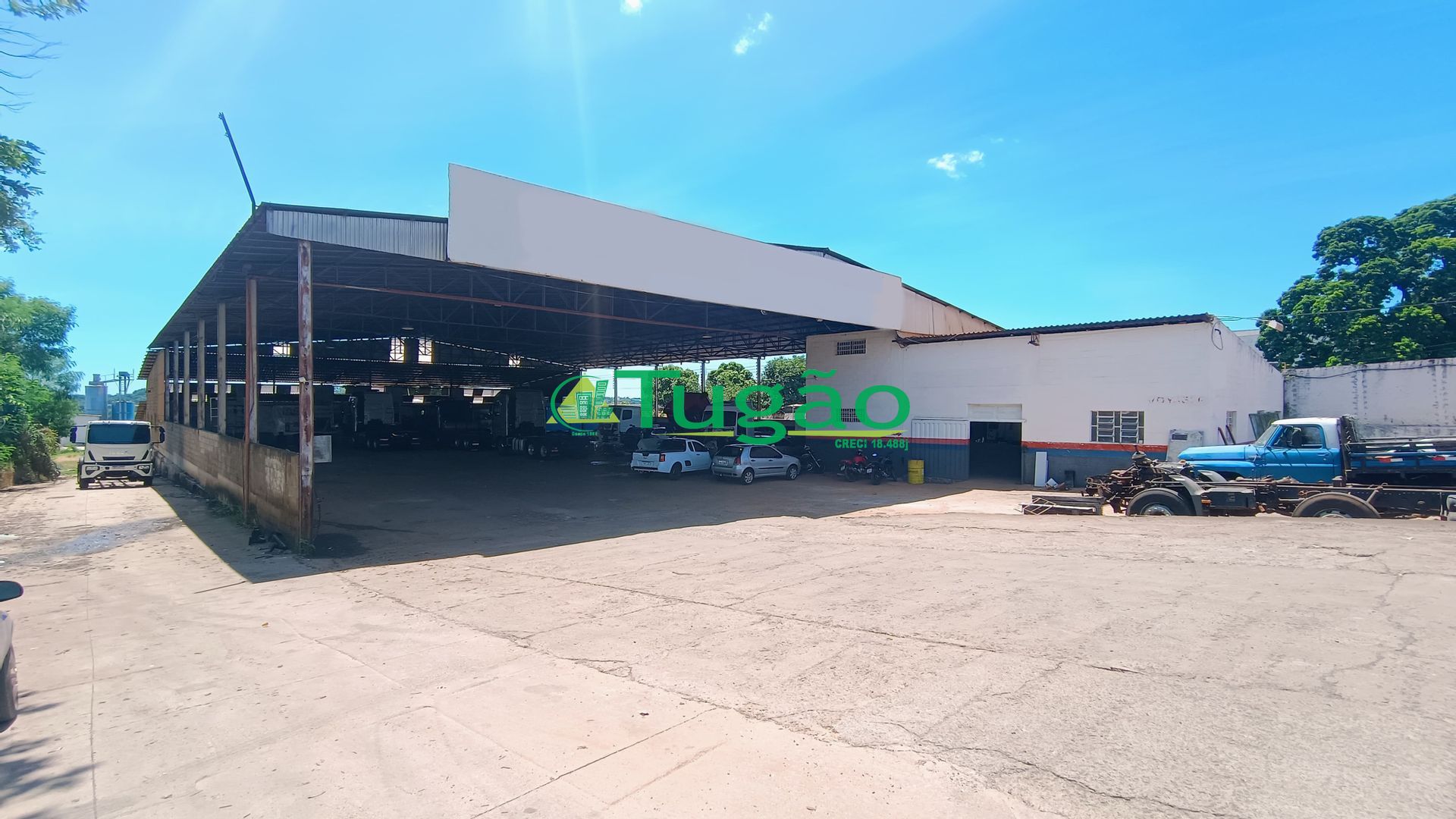 Loja / Salão / Ponto Comercial  para aluguel, 2326m² — foto 1 de 17