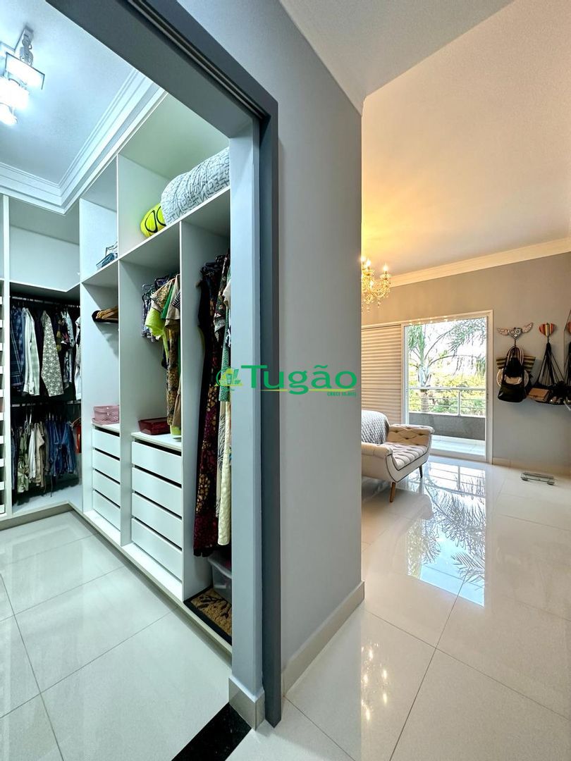 Casa de Condomínio com 4 quartos à venda, 300m² — foto 11 de 25