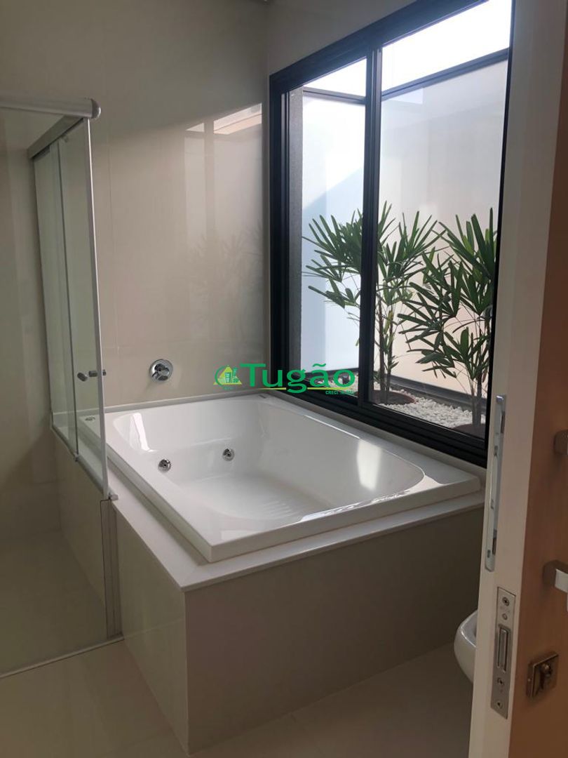 Casa de Condomínio com 3 quartos à venda, 207m² — foto 2 de 23
