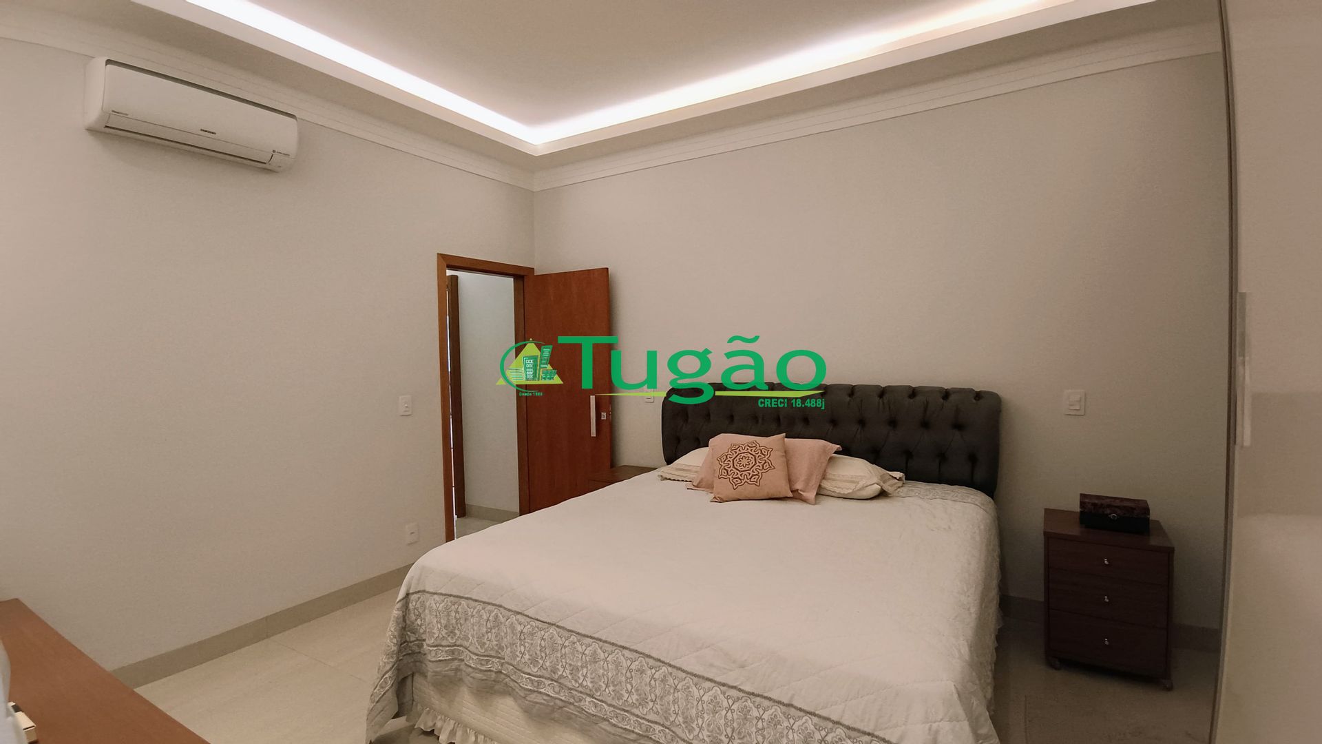 Casa com 3 quartos à venda, 250m² — foto 15 de 24
