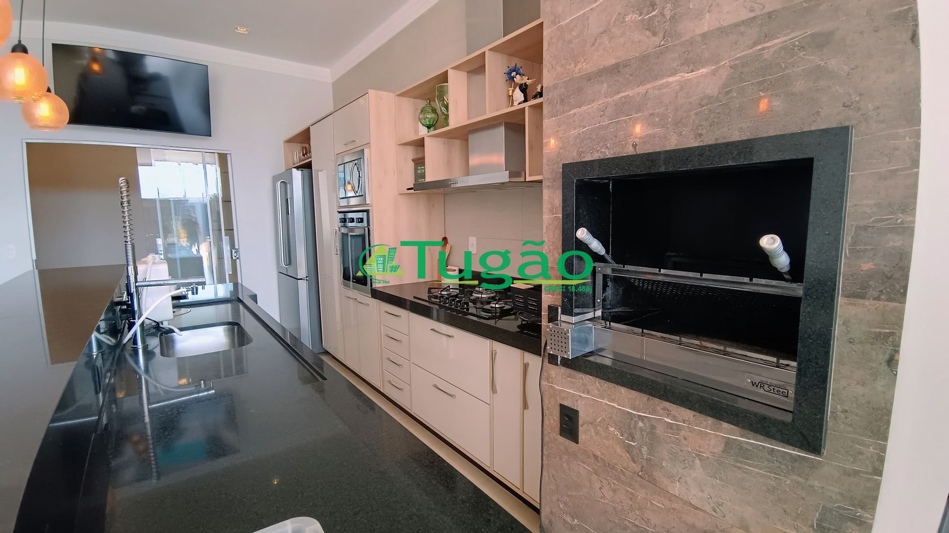 Casa com 3 quartos à venda, 250m² — foto 3 de 24
