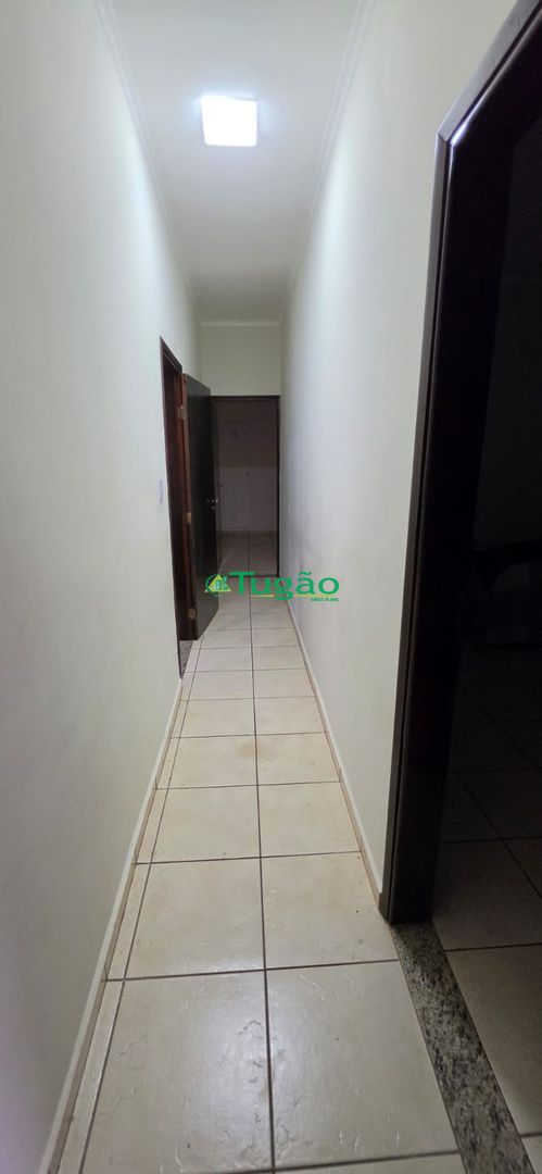 Casa com 3 quartos à venda, 249m² — foto 1 de 17