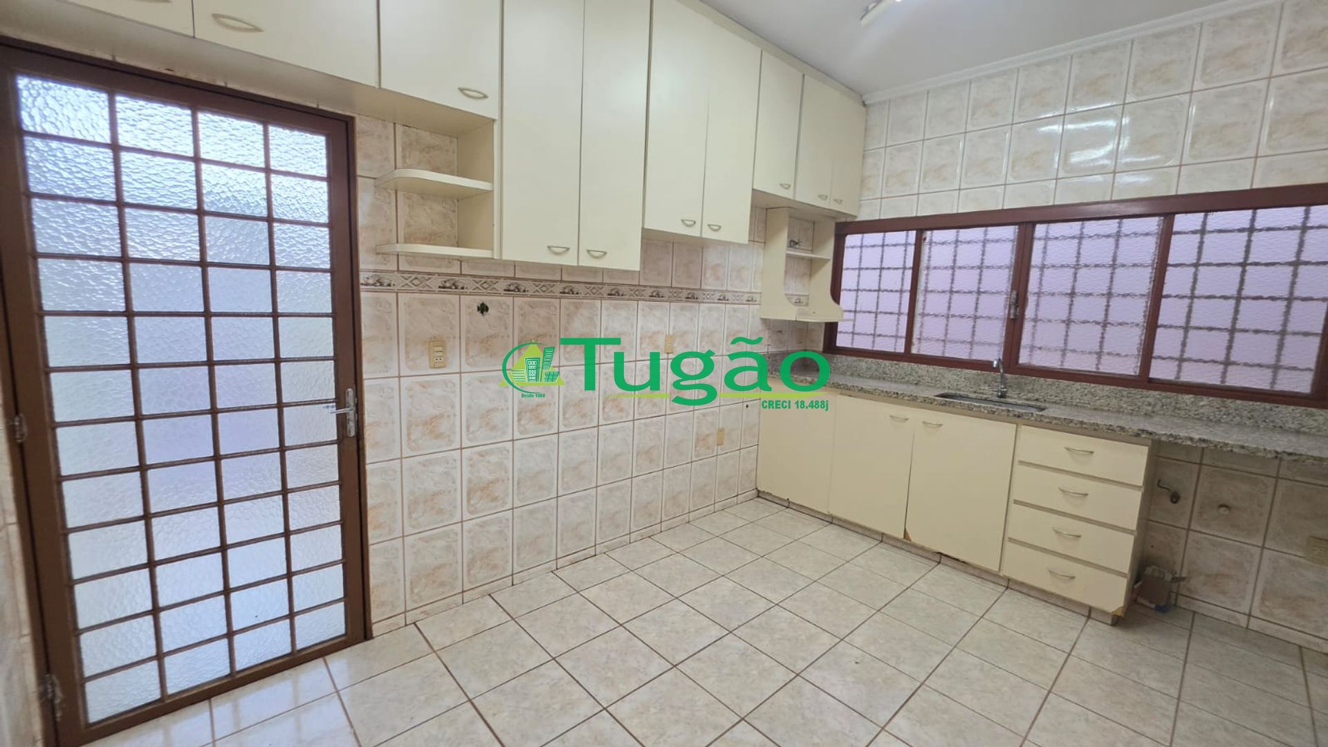 Casa com 3 quartos para aluguel, 320m² — foto 12 de 20