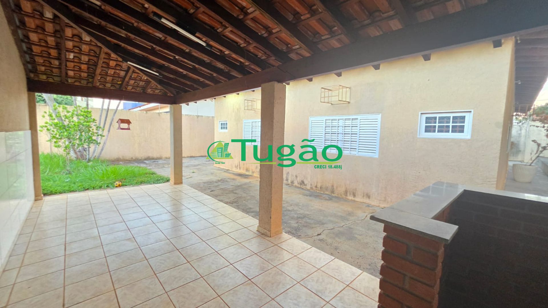 Casa com 3 quartos para aluguel, 320m² — foto 2 de 20