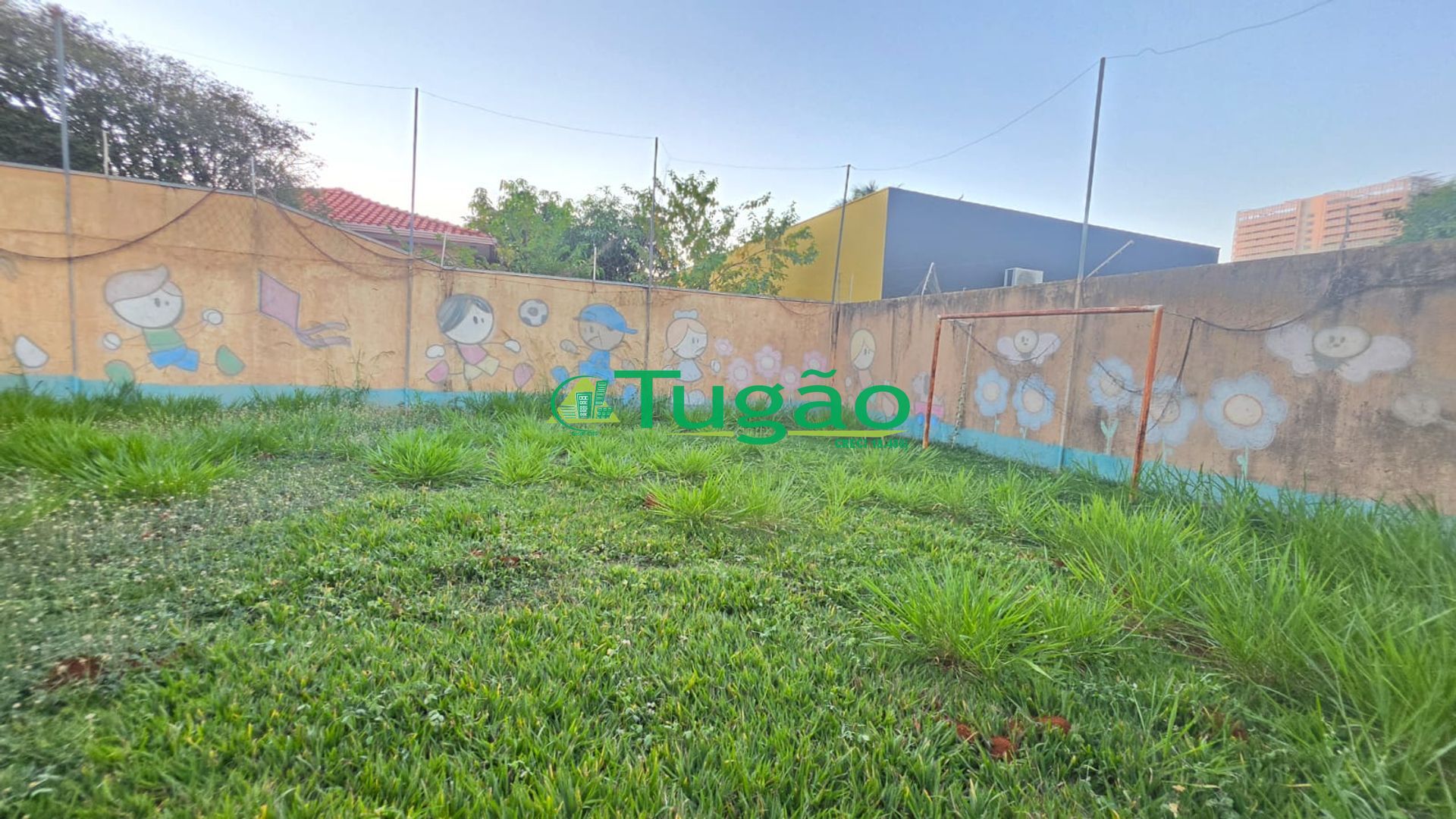 Casa com 3 quartos para aluguel, 320m² — foto 1 de 20