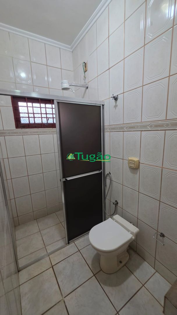 Casa com 3 quartos para aluguel, 320m² — foto 7 de 20