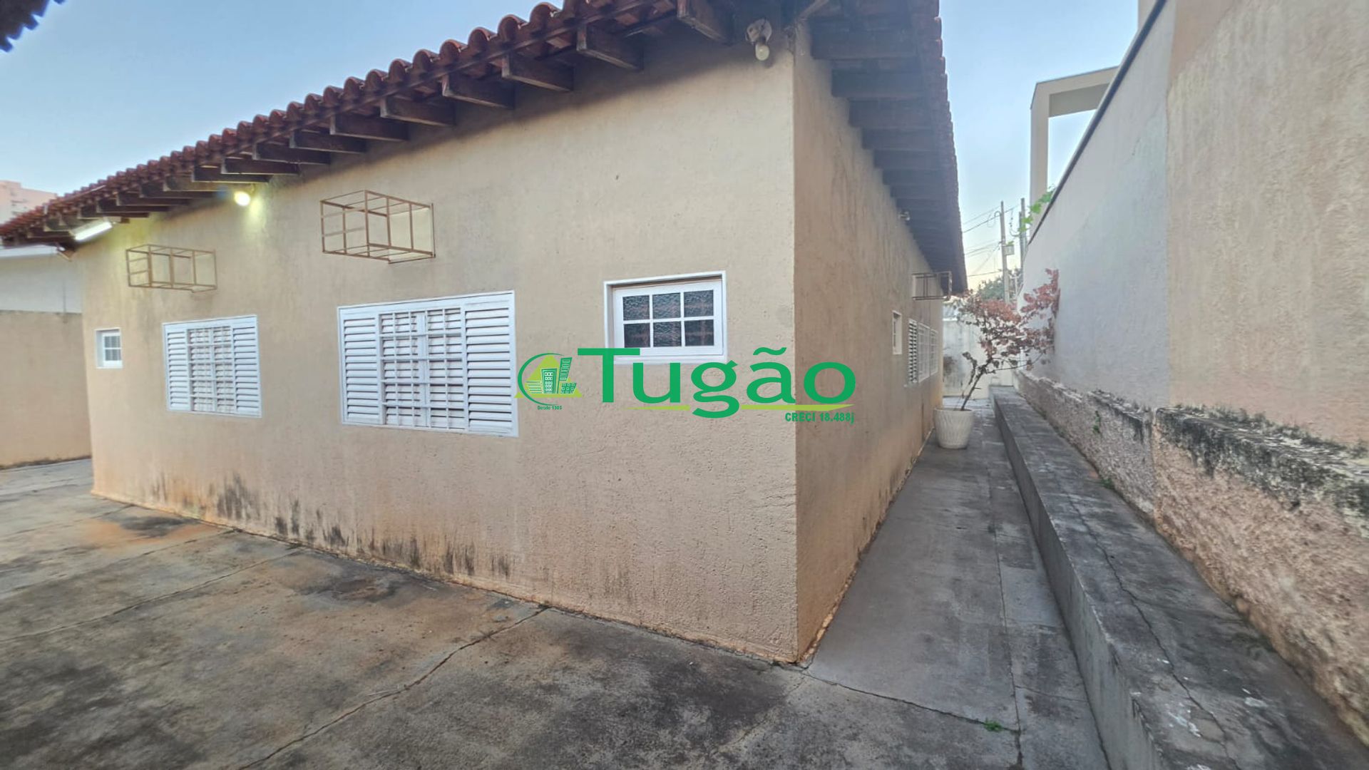Casa com 3 quartos para aluguel, 320m² — foto 3 de 20