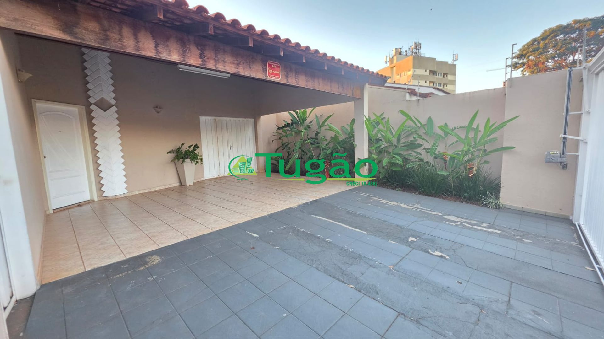 Casa com 3 quartos para aluguel, 320m² — foto 18 de 20
