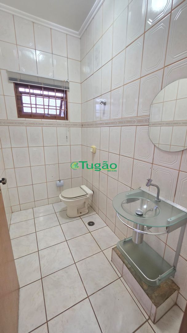 Casa com 3 quartos para aluguel, 320m² — foto 13 de 20