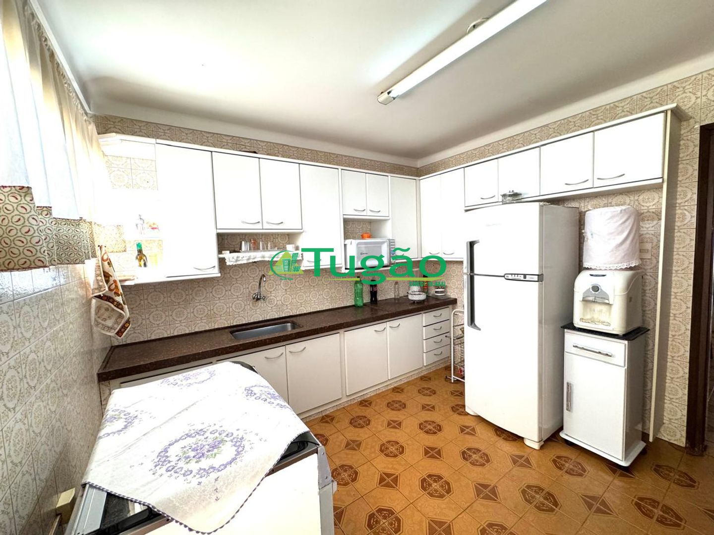 Casa com 3 quartos à venda, 190m² — foto 2 de 23