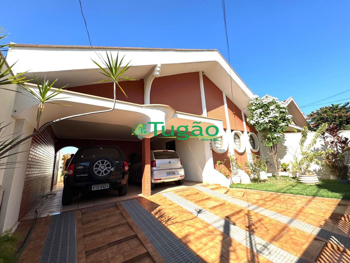 Casa com 3 quartos à venda, 190m² — foto 1 de 23
