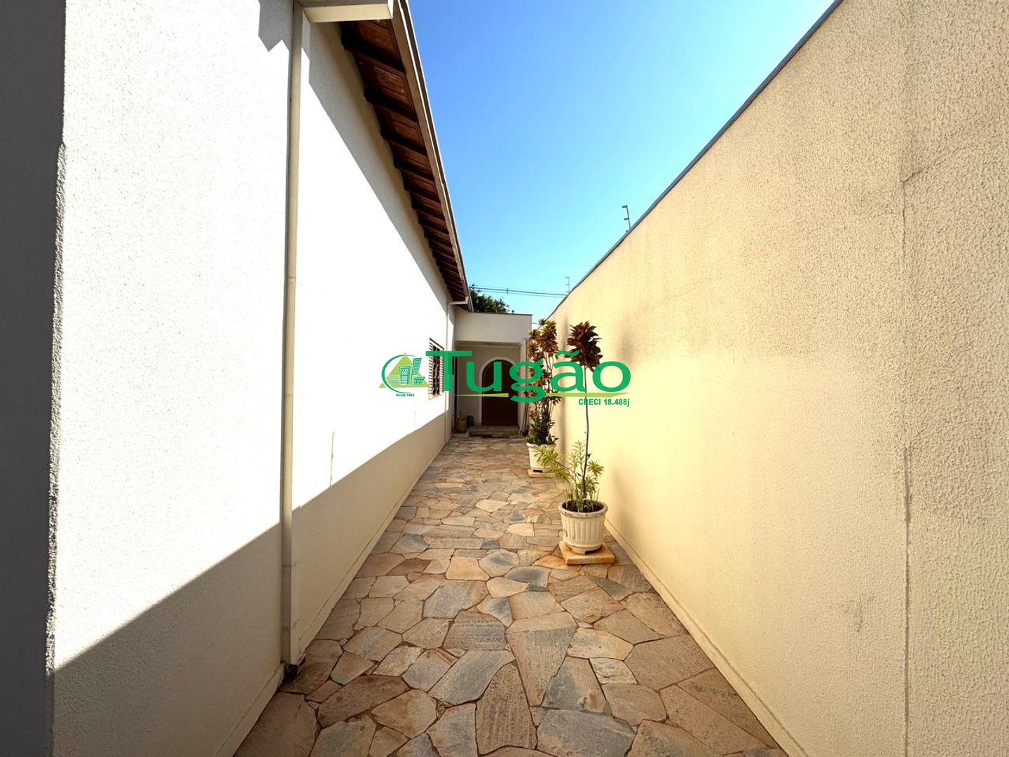 Casa com 3 quartos à venda, 190m² — foto 3 de 23