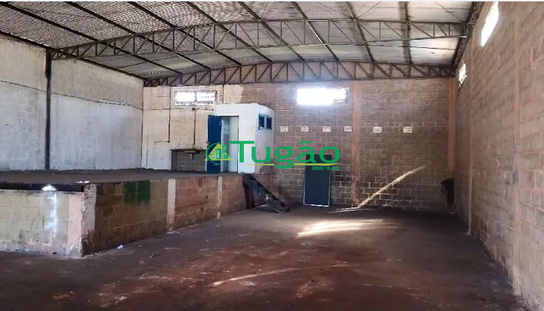 Galpão / Depósito / Armazém  para aluguel, 390m² — foto 2 de 7