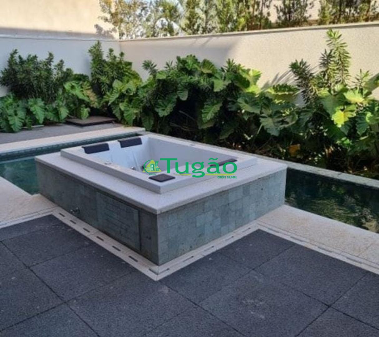 Casa de Condomínio com 4 quartos à venda, 360m² — foto 3 de 15