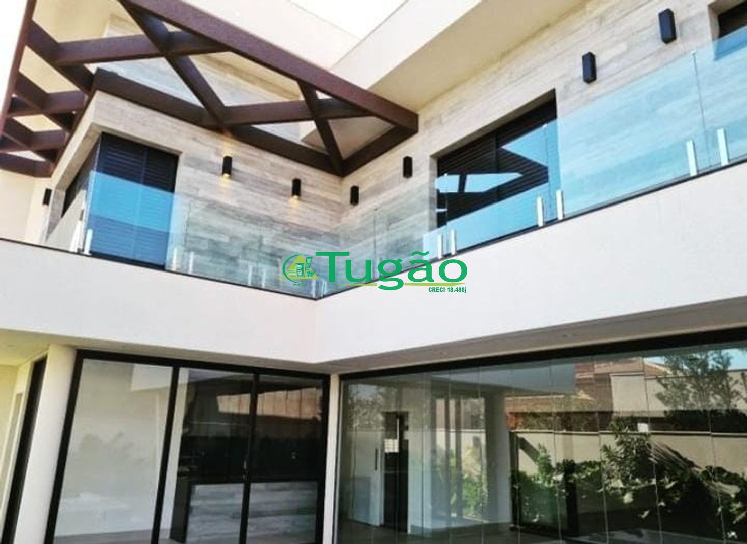 Casa de Condomínio com 4 quartos à venda, 360m² — foto 1 de 15