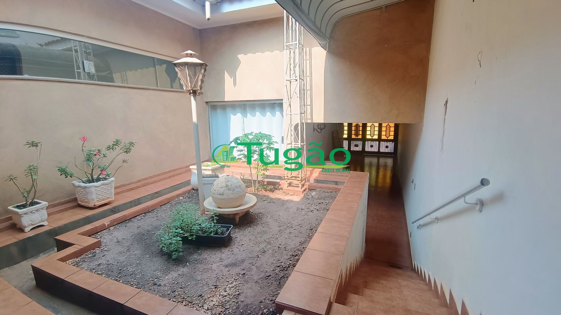 Casa com 3 quartos à venda, 249m² — foto 4 de 24