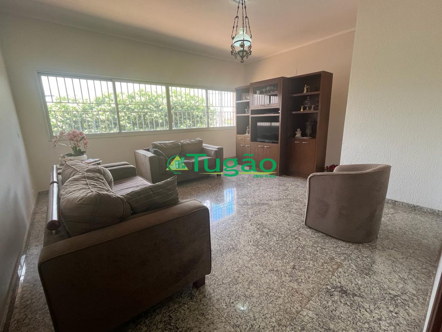 Casa com 3 quartos à venda, 354m² — foto 2 de 15