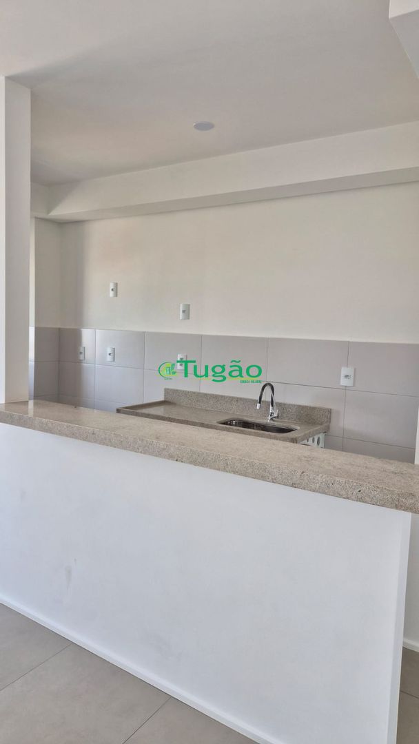 Apartamento com 3 quartos à venda, 70m² — foto 13 de 37