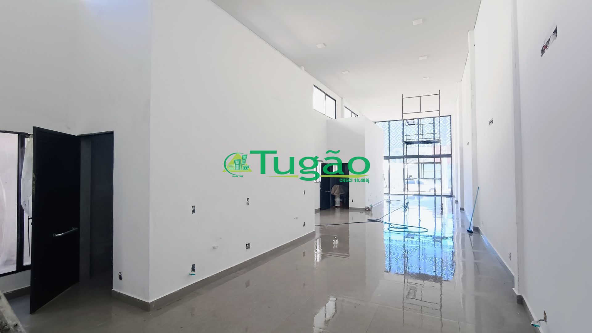 Loja / Salão / Ponto Comercial  para aluguel, 240m² — foto 3 de 4