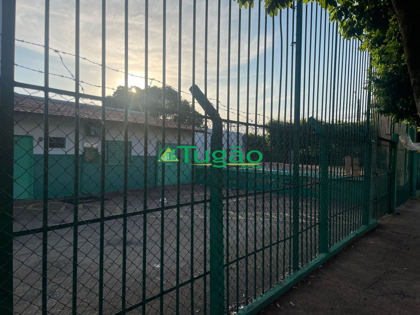 Galpão / Depósito / Armazém  à venda, 70m² — foto 1 de 6