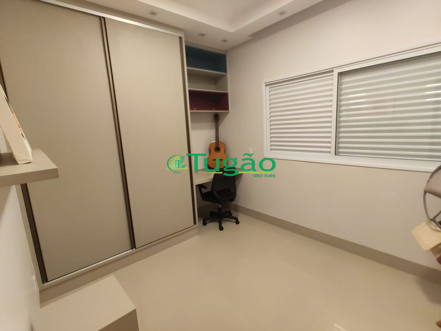Casa de Condomínio com 3 quartos à venda, 250m² — foto 25 de 36