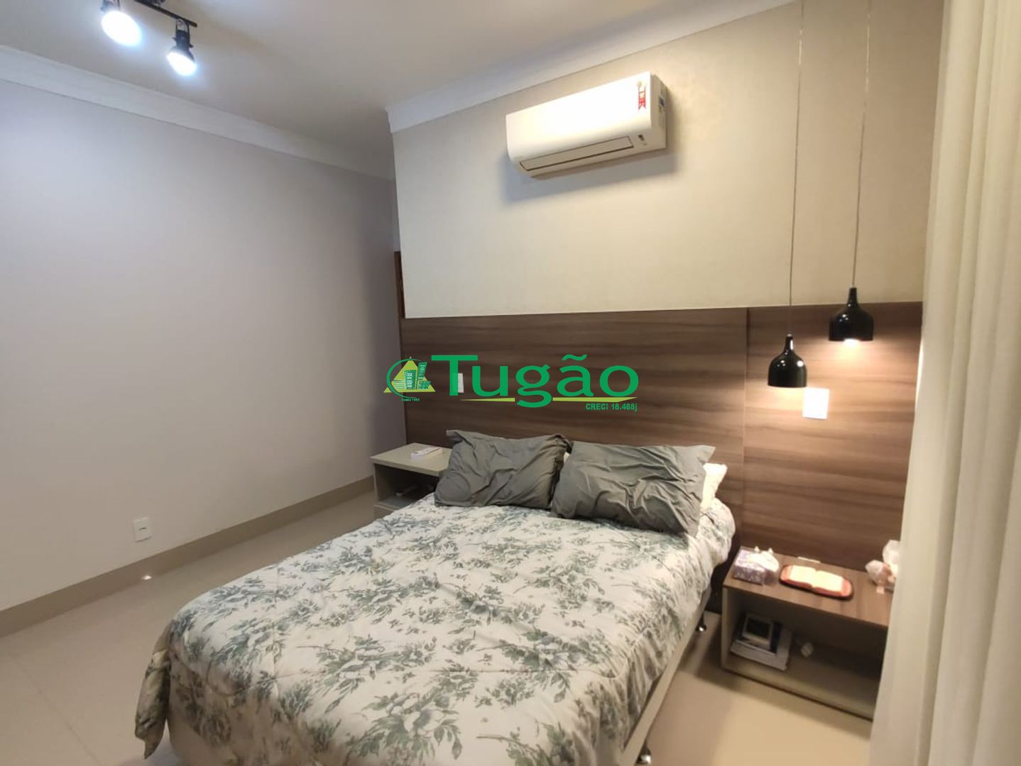 Casa de Condomínio com 3 quartos à venda, 250m² — foto 12 de 36